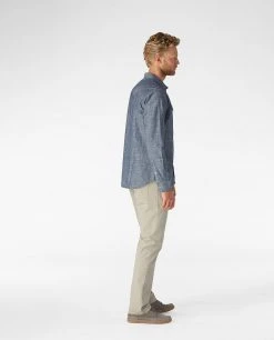 Stio Men's Ashton Chambray Shirt - Past Season 49 Stio Men's Ashton Chambray Shirt - Past Season -Hot Sale Stio Store M Ashton Chambray Shirt Dark Chambray 5 25b7516a aae9 4d12 af6b 52b8a2036f2f