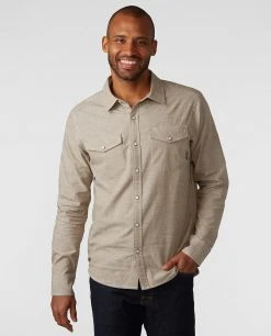 Stio Men's Ashton Chambray Shirt - Past Season 39 Stio Men's Ashton Chambray Shirt - Past Season -Hot Sale Stio Store M Ashton Chambray Shirt Rodeo Dust Chambray 1 eddd7729 8a73 4616 b85a fdce02dc8cd5