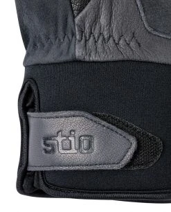 Stio Hardscrabble Insulated Mitt 13 Stio Hardscrabble Insulated Mitt -Hot Sale Stio Store Unisex Hardscrabble Insulated Mitt Magnet Detail Cuff