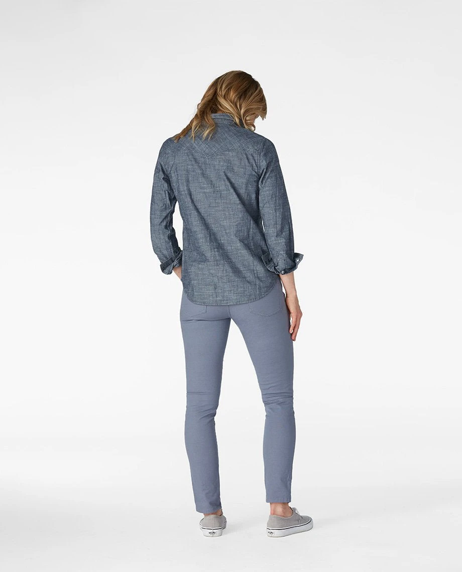 Stio Women's Ashton Chambray Shirt - Past Season 22 Stio Women's Ashton Chambray Shirt - Past Season - Image 20