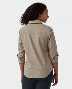 Stio Women's Ashton Chambray Shirt 39 Stio Women's Ashton Chambray Shirt -Hot Sale Stio Store W Ashton Chambray Shirt Rodeo Dust Chambray 4