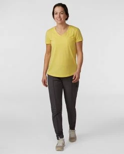 Stio Women's Divide V-Neck SS 32 Stio Women's Divide V-Neck SS -Hot Sale Stio Store W Divide Vneck SS Dazzling Sunflower 3